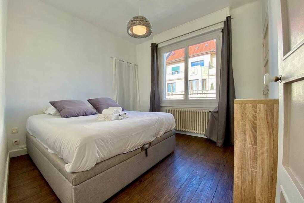 Toit-Terrasse Traversant Plein Centre 100M Du Lac Apartment Annecy Luaran gambar